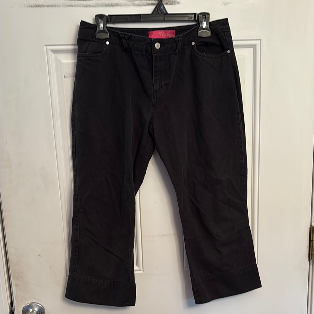 Women’s Black Capris size 8/10